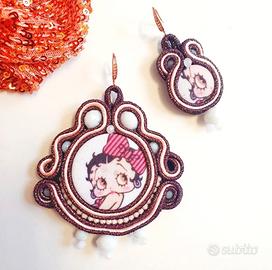 orecchini soutache asimmetrici betty boop