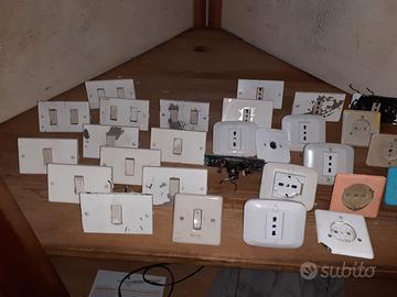 Lotto materiale elettrico