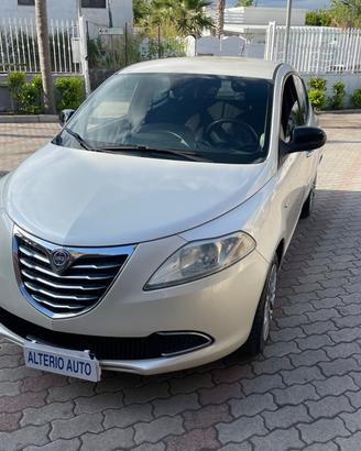 Lancia Ypsilon 1.2 69 CV 5 porte S&S Gold