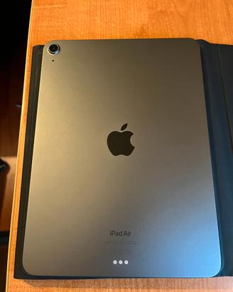 iPad Air M1 (5ª Gen) - 64GB - Come nuovo
