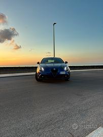 Giulietta Sprint Sportiva – Carbon & Alcantara