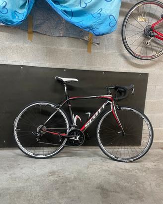 Bici da corsa in carbonio scott CR1