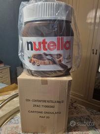 Nutellone Ferrero contenitore