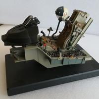 Abitacolo del caccia F16 in scala 1:12