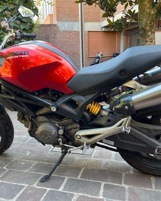 Ducati Monster 696 plus