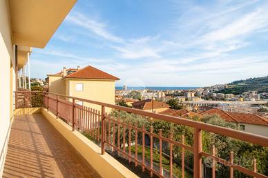 5 LOCALI A IMPERIA