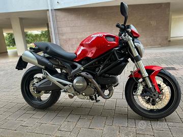 Ducati Monster 696+ 2010