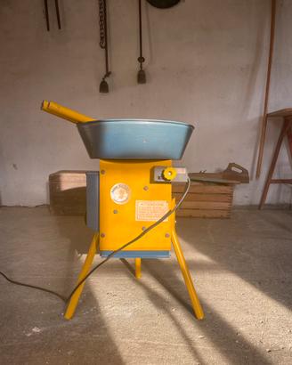 Sgranatore elettrico per pannocchie di mais