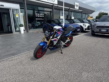 BMW Motorrad F 900 R