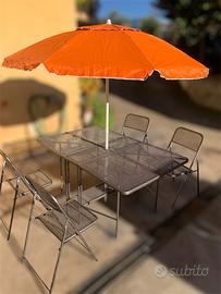 Tavoro in ferro da esterno