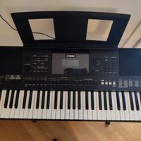 Tastiera Yamaha PSRE453 