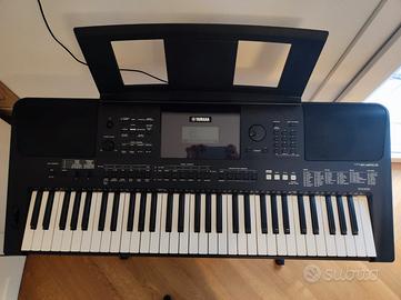 Tastiera Yamaha PSRE453 