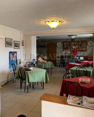 Casa indipendente di 250 m² con più di 5 locali a 