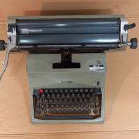 Macchina per scrivere Olivetti 82 Diaspron.