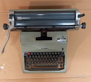 Macchina per scrivere Olivetti 82 Diaspron.