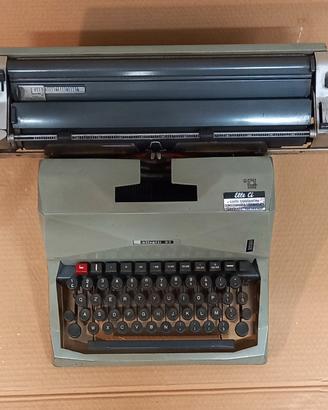 Macchina per scrivere Olivetti 82 Diaspron.