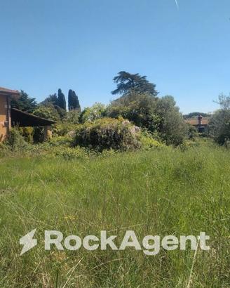 TERRENO EDIFICABILE CON VILLA