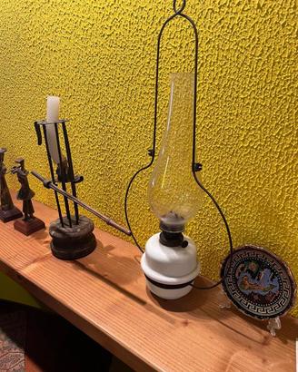 Lampada a petrolio antica