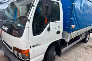 ISUZU  MOTORS   LTD    NPR  70L