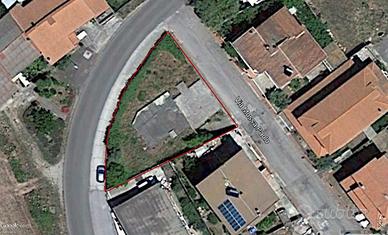 Terreno con seminterrato e progetto per Villetta