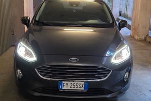 Ford fiesta 1.1 titanium benzia + gpl