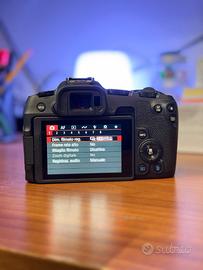 Canon EOS R8 con SOLO 800 scatti - Pari al nuovo!