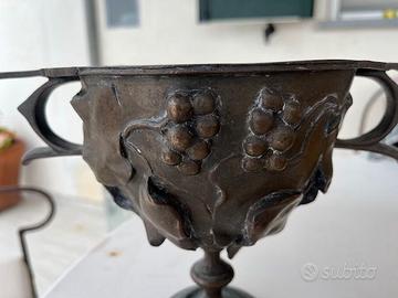 Coppa in bronzo del XIX secolo 
