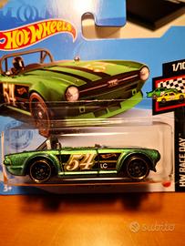 Hot wheels triumph tr6
