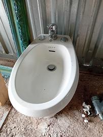 Bidet con miscelatore