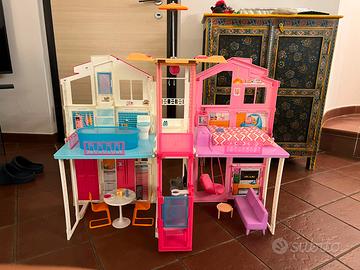 Casa di Barbie con ascensore