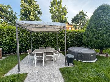 GAZEBO ELEGANTE IN FERRO CON COPERTURA