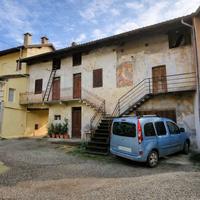 Porzione di Casa a Taino