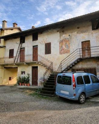 Porzione di Casa a Taino