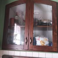 sportelli con vetro e mensola interna 