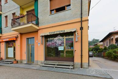 NEGOZIO A SANTA VITTORIA D'ALBA