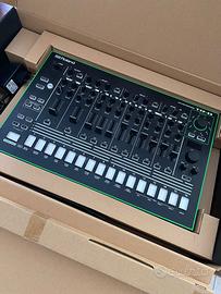 Roland tr-8