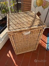 Cesta per bucato rivestita