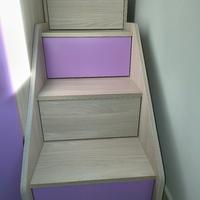 sponda letto,scala con cassetti, sedia girevole...