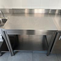 Tavolo in acciaio