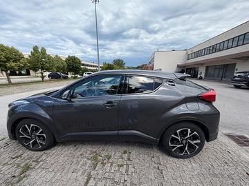 Toyota C-HR 1800 ibrida