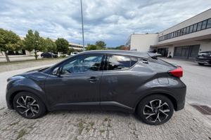 Toyota C-HR 1800 ibrida