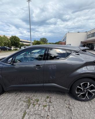 Toyota C-HR 1800 ibrida