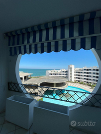 Fronte mare e con piscina a Porto Recanati