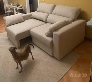Divano , estraiibile poggia piedi