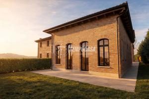 Villa unifamiliare pari al nuovo con ampio giardin