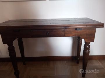 Tavolino antico in legno con chiusura a libro con 