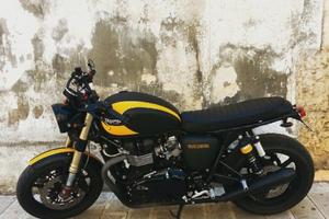 Triumph Thruxton 900