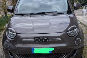 500e  versione 42 kw 35.000km