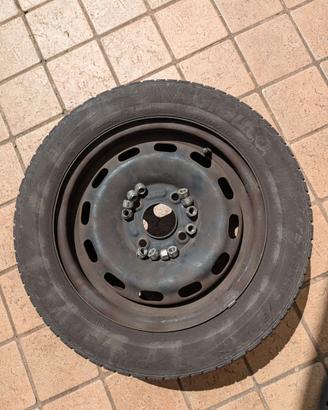 3 Cerchi in Acciaio Ford Fiesta + 4 Copricerchi