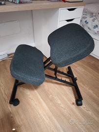 Sedia Ikea EIFRED con appoggio ginocchia